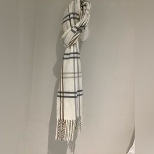 White checkered scarf